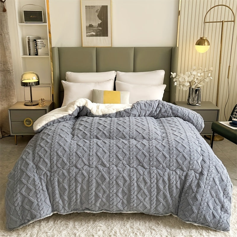 Plush Winter Jacquard Quilt - Thick, Warm & Machine Washable
